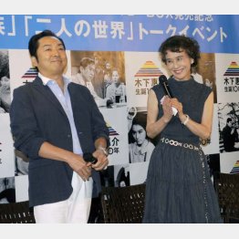 木下恵介生誕100年記念DVDBOX発売イベントでのあおい輝彦（左）と栗原小巻（Ｃ）日刊ゲンダイ
