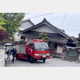 石川県珠洲市で震度6強の地震で崩れた家屋（近隣住民提供）