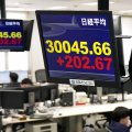 日経平均3万円台回復は“うたかた”と専門家 列島沸く株高に「3つの落とし穴」