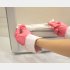 こよりで漂白剤を浸透させる（提供）ダスキン