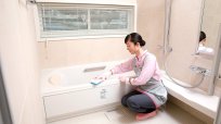 風呂場、洗濯物の生乾き臭、エアコン…梅雨時期のガンコな「カビ」退治法