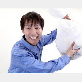 相方の滝沢秀一さんは「ゴミ清掃員」で有名（Ｃ）日刊ゲンダイ