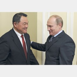 かっては尊敬し合った（JOCの山下泰裕会長とロシアのプーチン大統領）／（Ｃ）ロイター