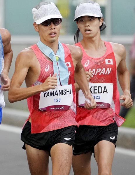 東京五輪も暑かったが…（男子20キロ競歩で銀の池田尚希と銅の山西利和＝左）／（Ｃ）共同通信社