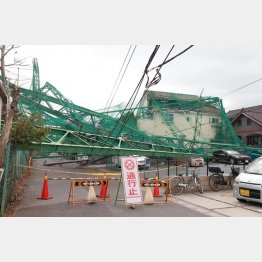 2019年の台風15号でゴルフ練習場の鉄柱が倒壊＝千葉県市原市（Ｃ）日刊ゲンダイ