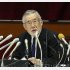 昨8日、日大アメフト部員の薬物所持逮捕について会見をする酒井健夫学長（Ｃ）日刊ゲンダイ