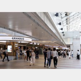新宿から立川までは電車で30分の距離（Ｃ）日刊ゲンダイ