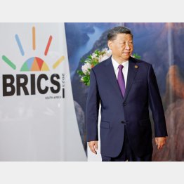 南アで開催されたBRICS]首脳会議に出席した中国の習近平国家主席（Ｃ）ロイター