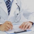 診察を装い女性患者の胸をモミモミ…神戸市61歳エロ医師の仰天犯行手口