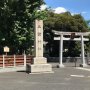 墨田高札五番「三囲神社」の巻 池袋・三越のライオン像が睨みを利かせている