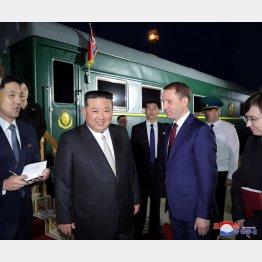 ロシアのハサン駅に到着した金正恩朝鮮労働党総書記（Ｃ）ロイター／KCNA