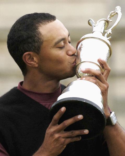 聖地で行われた2005年大会で2度目の勝利を挙げたタイガー・ウッズ（Ｃ）共同通信社