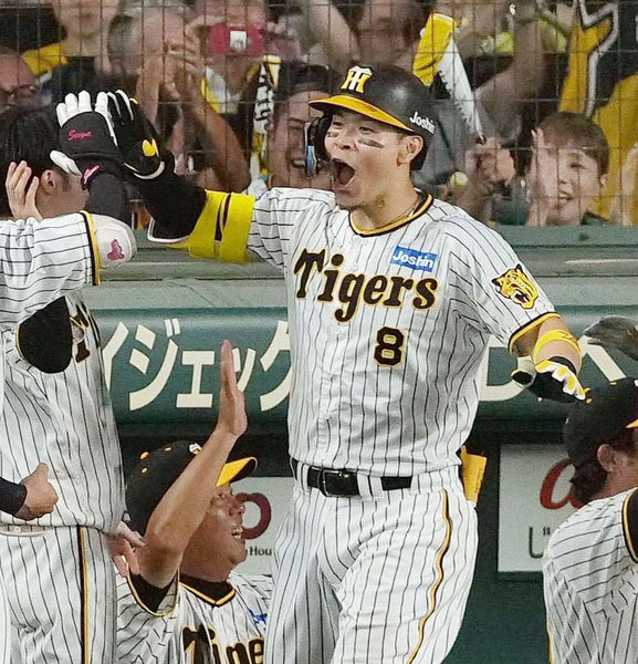 佐藤輝明は2試合連続本塁打の大活躍（Ｃ）共同通信社