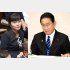 加藤大臣（左）は就任早々炸裂、岸田首相は円安物価高にひたすら傍観（Ｃ）日刊ゲンダイ