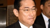 岸田政権「年収130万円超でも扶養2年まで」に漂う“場当たり感”…経済評論家もバッサリ！