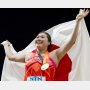 女子やり投げ北口榛花の世界陸上金メダルに思う…選手が国旗をかざす意味の変化