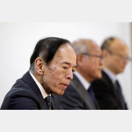 二度とない好機か（G20財務相・中央銀行総裁会議での日銀の植田和男総裁、隣奥は鈴木俊一財務相）／（Ｃ）ロイター