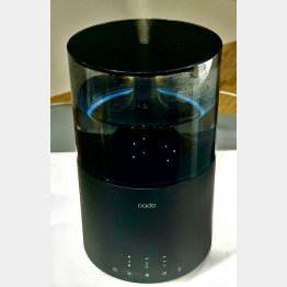 カドーの超音波式加湿器STEM350。水タンクには抗菌プレートが設置、バイ菌の繁殖を防ぐ（提供）筆者
