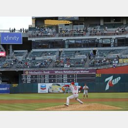 大谷登板でもこんなに閑散…（アスレチックスの本拠地、オークランド・アラメダ・カウンティ・コロシアム）／（Ｃ）共同通信社