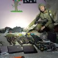 イスラエル軍がガザ病院内で大量の武器発見…「テロ目的で使用」と批判もハマスは否定
