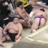 朝乃山（奥）に下手投げで敗れた貴景勝（手前）／（Ｃ）共同通信社