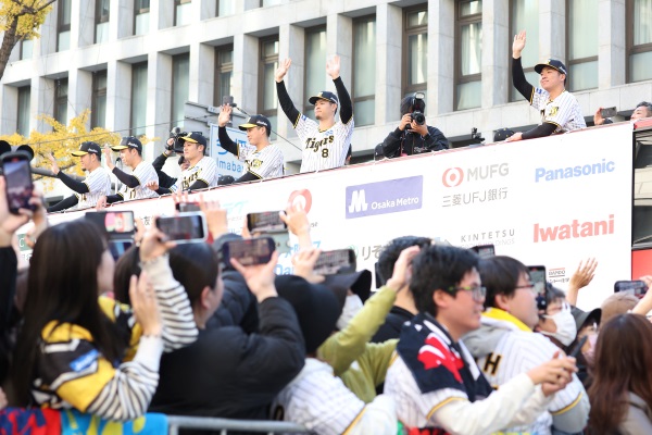 2ページ目)阪神オリVパレード大盛況も…大阪府に聞いた 職員