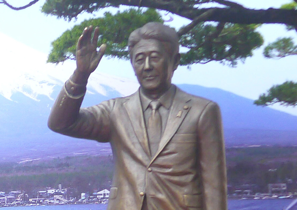 台湾・高雄市にある安倍元首相の銅像（Ｃ）共同通信社