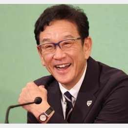 2023年の大納会には、WBC優勝の「侍ジャパン」監督だった栗山英樹氏がゲストに（Ｃ）日刊ゲンダイ
