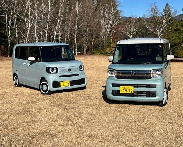 ホンダN-BOX（左）とスズキ スペーシア（写真）小沢コージ