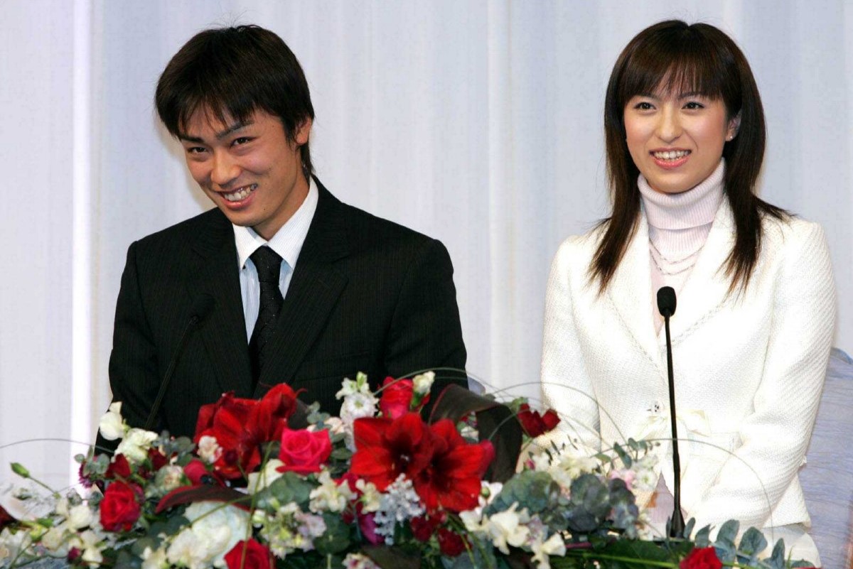 和田毅、仲根かすみの結婚会見（Ｃ）日刊ゲンダイ