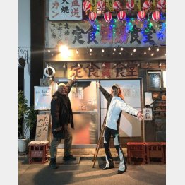 定食酒場食堂（写真左から、坂本一生と店主の天野雅博さん）／（提供写真）