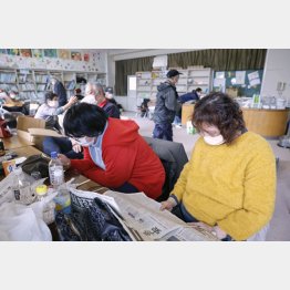 避難所となった石川県珠洲市の小学校で過ごす人たち（Ｃ）共同通信社