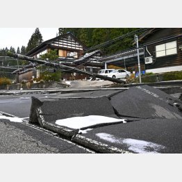 能登半島地震で隆起した石川県珠洲市宝立町の道路（Ｃ）共同通信社