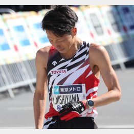 西山が東京マラソンで五輪を逃した原因のひとつはペースメーカーとも（Ｃ）日刊ゲンダイ