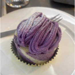 鹿児島県産紫芋を使ったケーキ「紫式部」／（Ｃ）日刊ゲンダイ