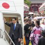 政治家は外遊、外国人は豪遊 連休で見せつけられた日本の惨憺