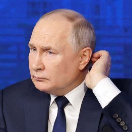 ロシアのプーチン大統領（Ｃ）ロイター