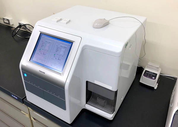 東芝が開発した13種類のがんを99％の精度で検出できる検査装置（同社提供）