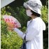 暑い夏には扇子やうちわは欠かせないが…（Ｃ）日刊ゲンダイ