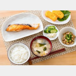 バランスの取れた日本食は長生きにつながる（Ｃ）PIXTA