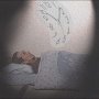 睡眠は長くても短くても認知症の危険が増す 米で最新論文
