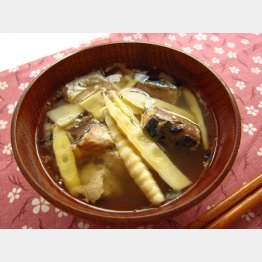 根曲がり竹とサバ缶の味噌汁（Ｃ）PIXTA