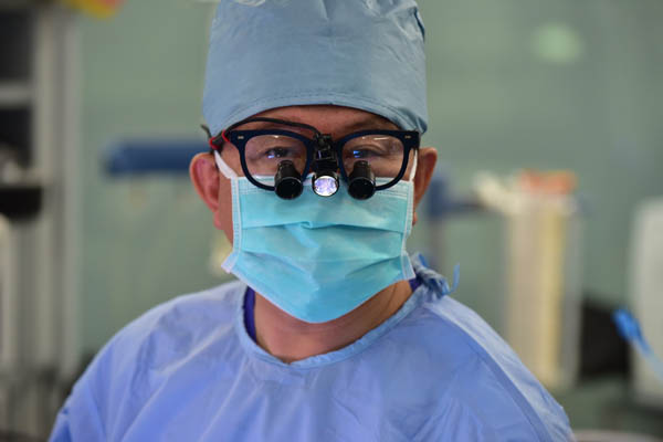 ニューハート・ワタナベ国際病院総長の渡辺剛氏（提供写真）