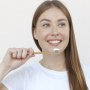 歯（上）虫歯の新たなメカニズムに対応した予防法 歯科医が指南