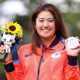 東京五輪の女子ゴルフで銀メダルを獲得した稲見萌寧（Ｃ）J M P A