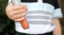 「アナフィラキシー」に備える注射薬を携帯する児童が増えている