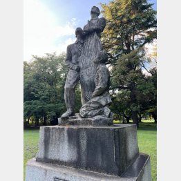 所沢航空記念公園（元所沢陸軍飛行場跡地）の少年飛行兵の像（昭和19年建立）