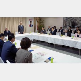 ポンコツばかり（総裁選挙管理委員会）／（Ｃ）共同通信社