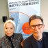 ミシェル・アザナヴィシウス監督と高野てるみさん（Ｃ）日刊ゲンダイ