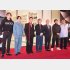 左から３番目がRYOKI（Ｃ）日刊ゲンダイ